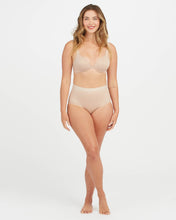 Afbeelding in Gallery-weergave laden, Spanx 10251R Corrigerende slip Spanx 10251R  nude
